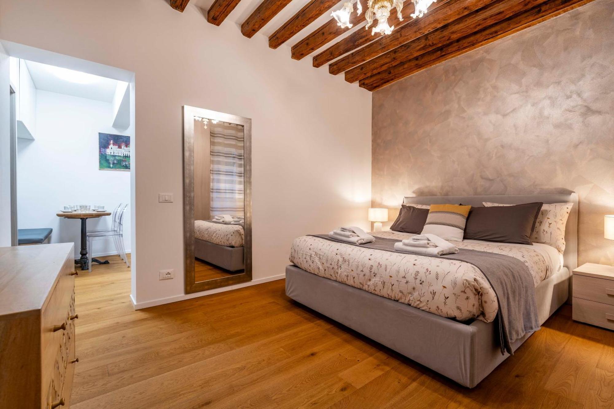 G&s - Housevenice Center Apartment *